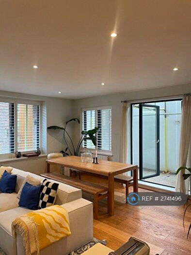 2 Bedroom Flat To Rent In Brockley, London, SE4