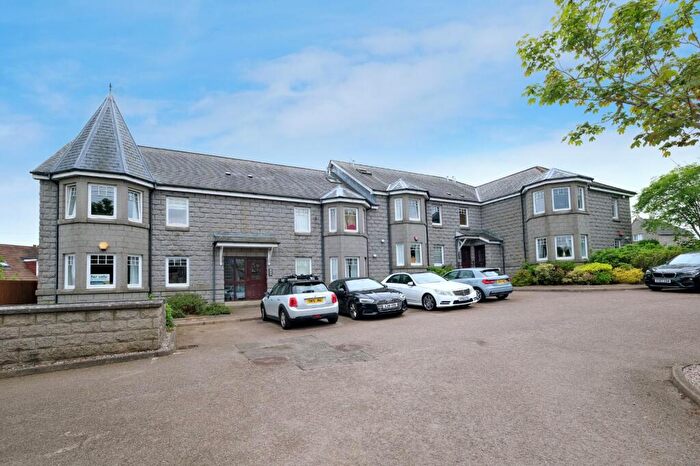 2 Bedroom Flat To Rent In Kirk Brae, Westpark View, Cults, Aberdeen, AB15
