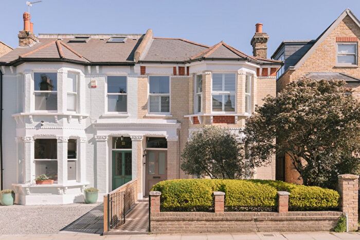 4 Bedroom Semi Detached House For Sale In Upland Road, East Dulwich, SE22