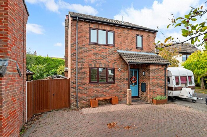 3 Bedroom Detached House For Sale In Porchester Close, Charlton, Andover, SP10