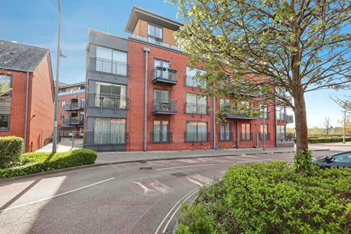 2 Bedroom Flat For Sale In Crossley Road, Worcester, Worcestershire, WR5