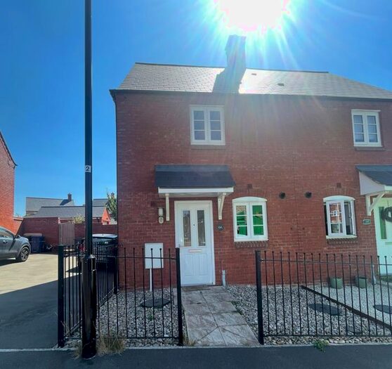 2 Bedroom House To Rent In Setters Way, Roade, Northampton, NN7