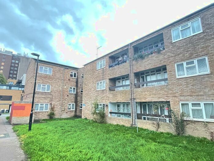 2 Bedroom Flat To Rent In Strathmore Road, Croydon, CR0