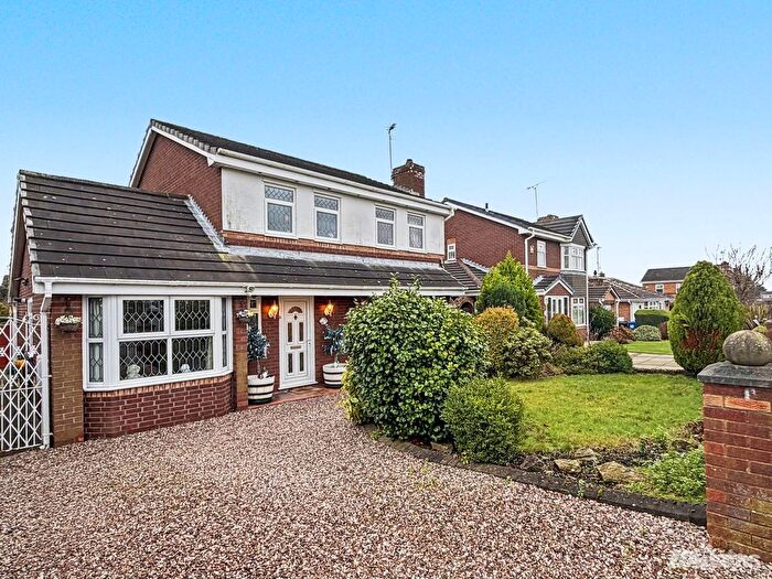 4 Bedroom Detached House For Sale In Balmoral Road, Farnworth, WA8