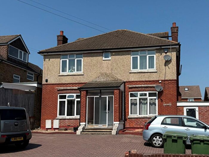 2 Bedroom Flat To Rent In Crabwood Road, Southampton, Hampshire, SO16