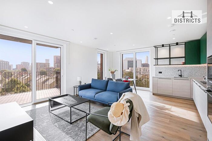 2 Bedroom Apartment To Rent In Curlew House, Heron Wharf, E14