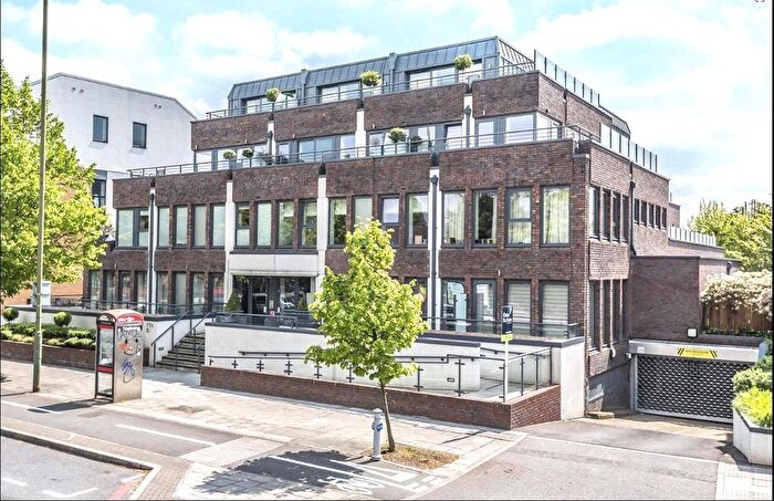 1 Bedroom Flat To Rent In Lower Richmond Road, Kew, Richmond, TW9