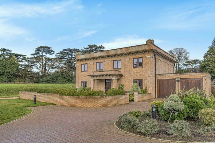 5 Bedroom Detached House To Rent In Duchess Crescent, Stanmore, HA7