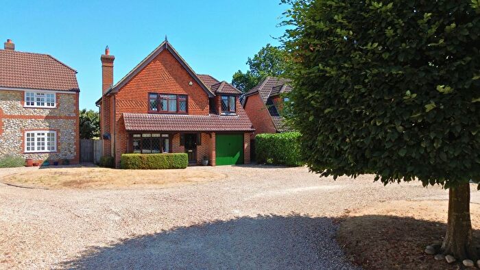 4 Bedroom Detached House For Sale In Steggles Close, Woodley, Reading, RG5