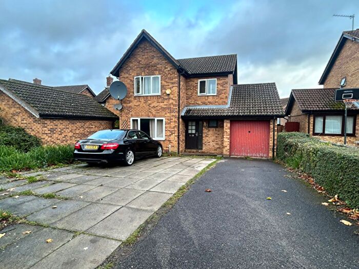 3 Bedroom Property To Rent In Willowtree Close, Hamilton, Leicester, LE5