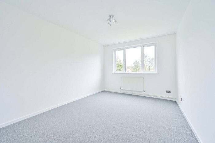 2 Bedroom Flat To Rent In Woodington Close, Eltham, London, SE9