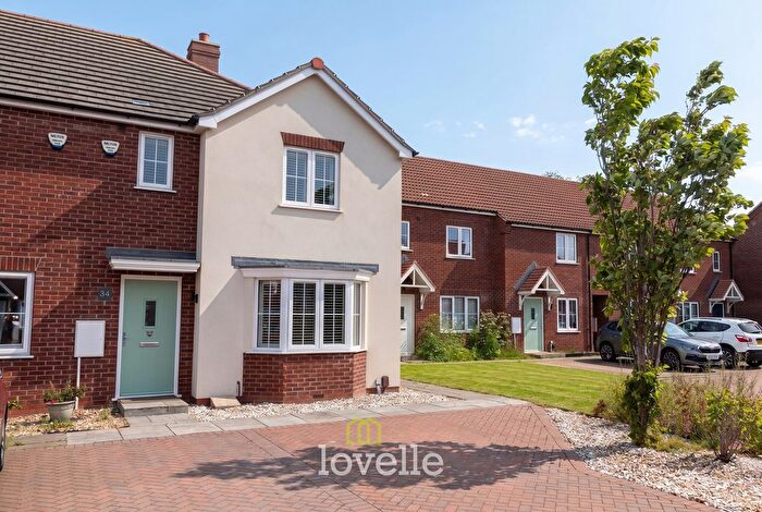 3 Bedroom Semi Detached House For Sale In Gervase Holles Way, Grimsby, DN33
