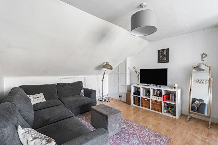 2 Bedroom Flat For Sale In Epsom Road, Croydon, CR0
