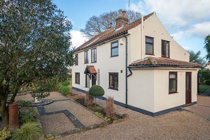 3 Bedroom Detached House For Sale In Mill Hill, Salhouse, Norwich, NR13