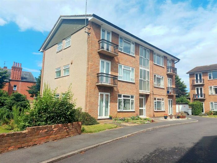 2 Bedroom Flat To Rent In Petherton Court, Rockingham Road, Kettering, NN16