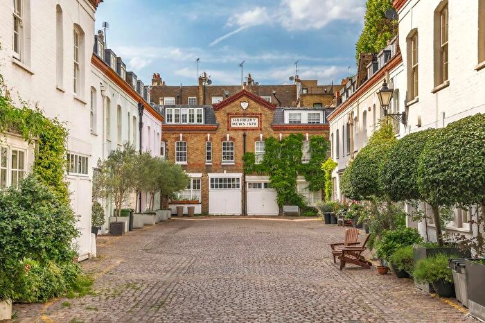4 Bedroom Mews To Rent In Horbury Mews, London, W11