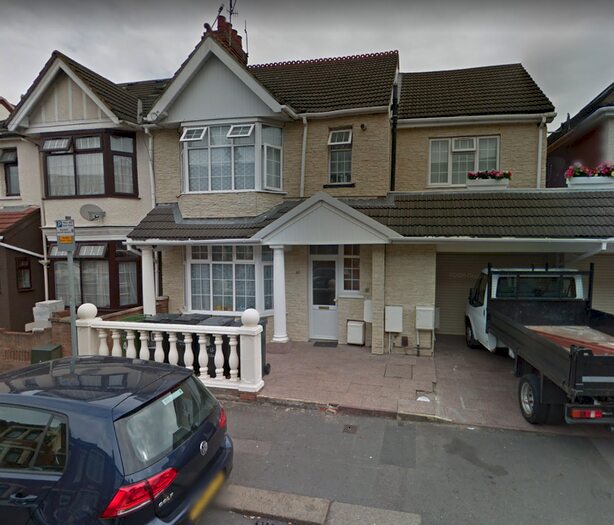 4 Bedroom Property To Rent In Hazelbury Crescent, Luton, LU1