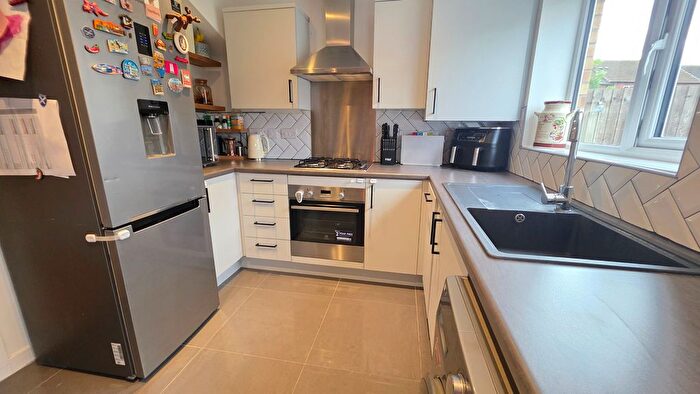 3 Bedroom End Of Terrace House For Sale In Brocklebank Way, Holdingham, NG34