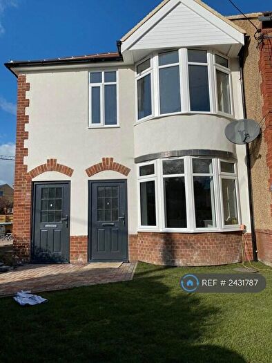 2 Bedroom Flat To Rent In Botley, Oxford, OX2