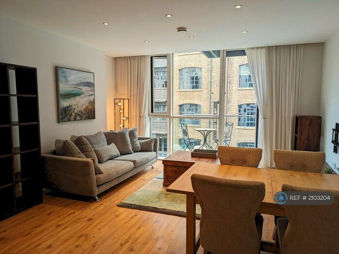 2 Bedroom Flat To Rent In Gowers Walk, London, E1