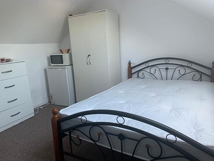 1 Bedroom Studio To Rent In Ilford, IG2