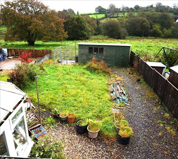 3 Bedroom Semi-Detached Bungalow For Sale In Nydd Y Dryw, Mynyddcerrig, Llanelli, SA15