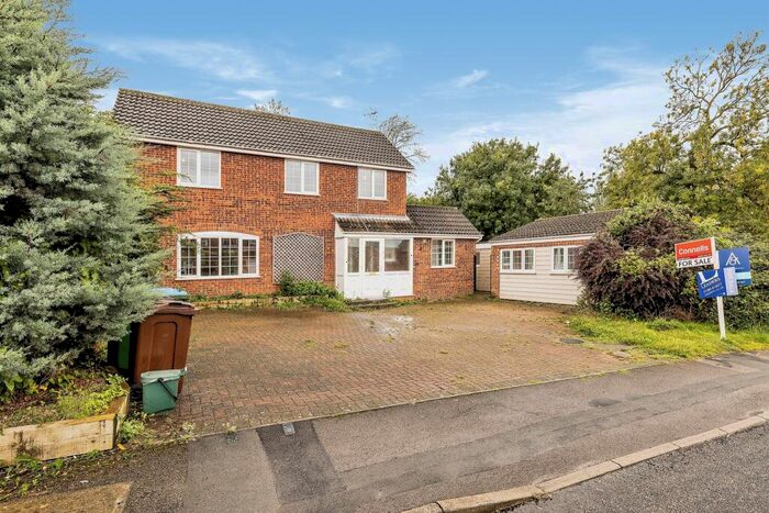 5 Bedroom House To Rent In Hare Close, Buckingham, MK18