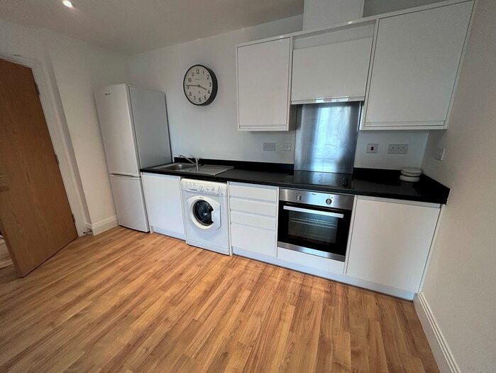 1 Bedroom Flat To Rent In Whitewell Road, Colchester, CO2