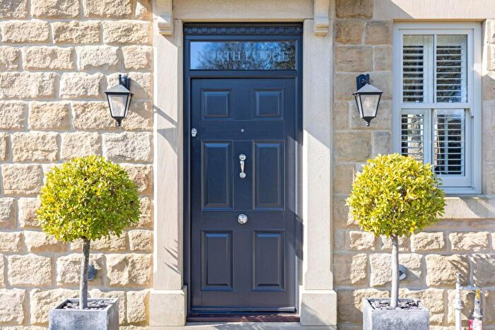 4 Bedroom Detached House For Sale In Carlton Lane, Yeadon, Leeds, LS19