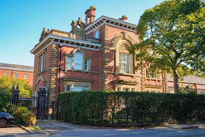 3 Bedroom House For Sale In Houseman Crescent, West Didsbury, M20