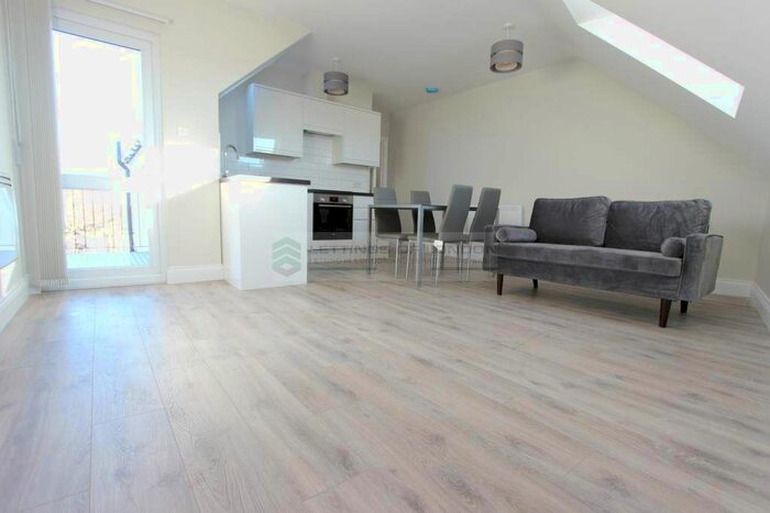 1 Bedroom Flat To Rent In Chase Side, London N14