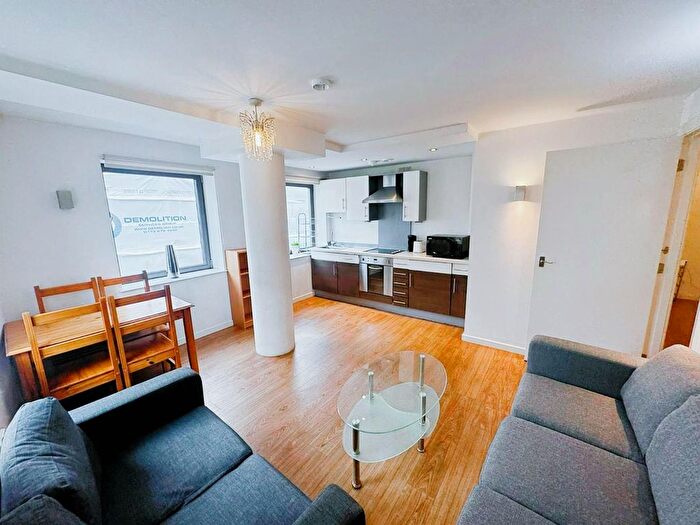 2 Bedroom Flat To Rent In Basilica, King Charles Street, Leeds, LS1