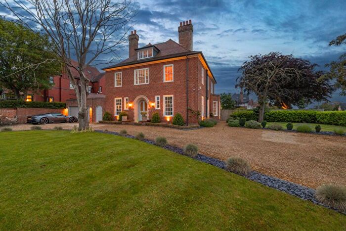 6 Bedroom Detached House For Sale In Westcliffe Road, Birkdale, PR8