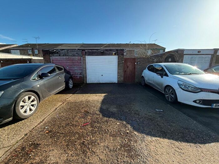 3 Bedroom Terraced House For Sale In Dolphin Drive, Houghton Regis, LU5