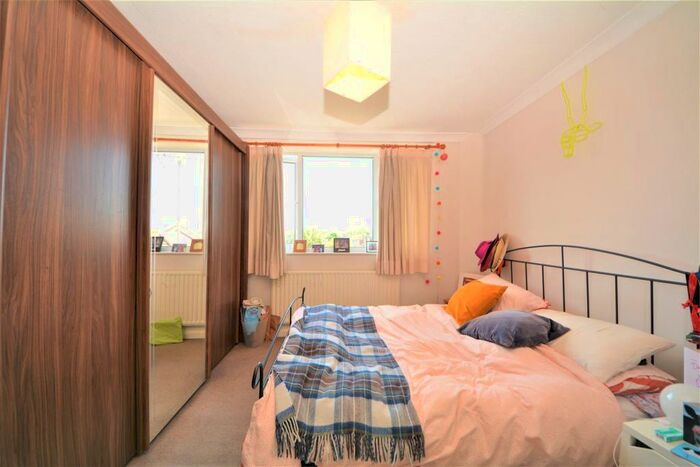 2 Bedroom Flat To Rent In High Road, East Finchley, N2