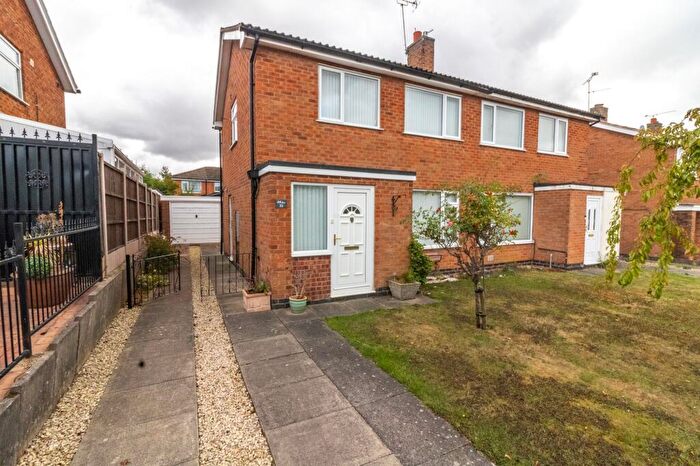 3 Bedroom Semi Detached House For Sale In Waveney Rise, Oadby, LE2