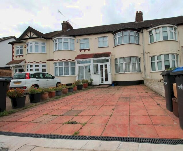 3 Bedroom Terraced House To Rent In Connop Road, Enfield, EN3