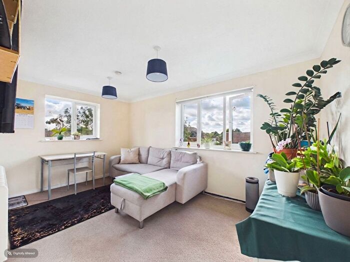 2 Bedroom Flat For Sale In Stagshaw Drive, Peterborough, PE2