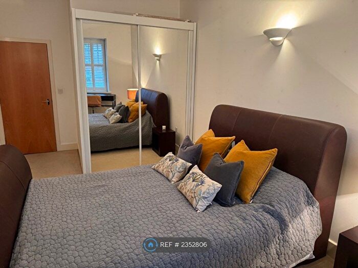 2 Bedroom Flat To Rent In Dock Street, Leeds, LS10