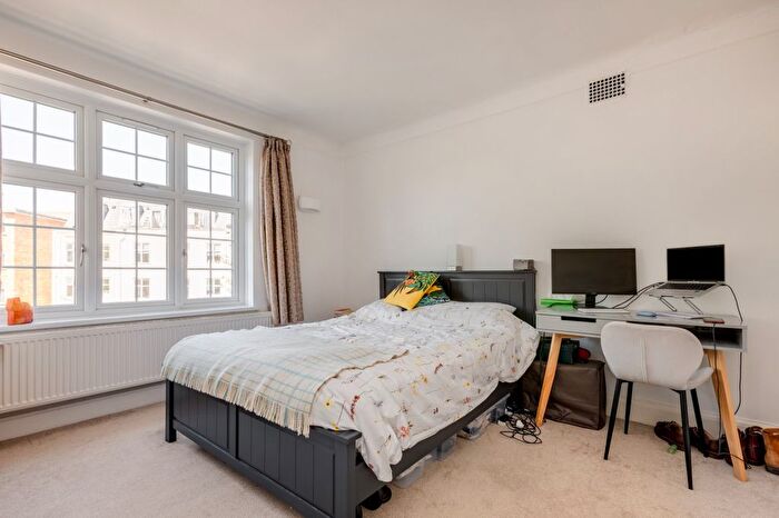 2 Bedroom Flat To Rent In Egerton Court, Paradise Road, TW9