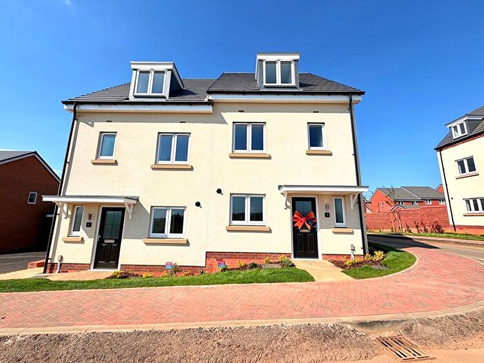 4 Bedroom Semi Detached House To Rent In Berberis Way, Wellingborough, NN8