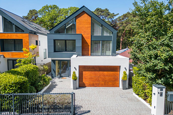 5 Bedroom Detached House For Sale In Lakeside Road, Poole, Dorset, BH13