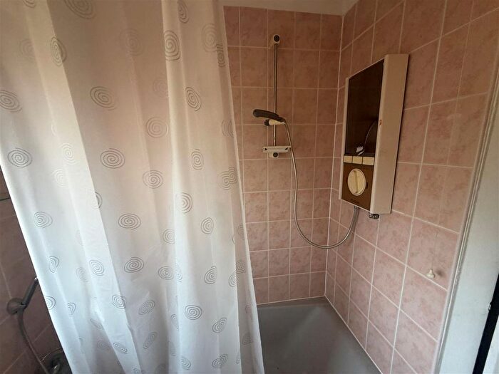 2 Bedroom Property For Sale In Bradenham Road, Hayes, UB4