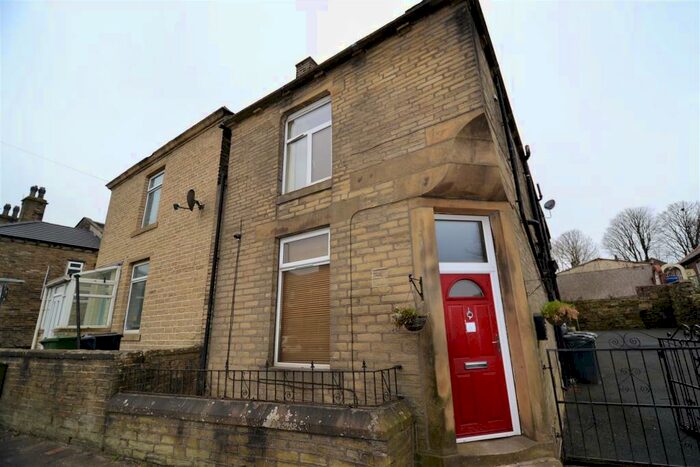 2 Bedroom End Of Terrace House To Rent In Ford, Queensbury, Bradford, BD13