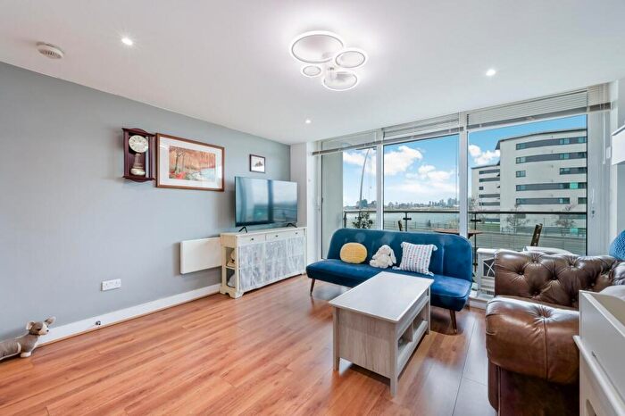 1 Bedroom Flat For Sale In Fathom Court, Gallions Reach, E16