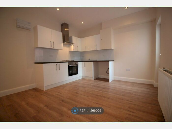 2 Bedroom Flat To Rent In Manor Road, London E17
