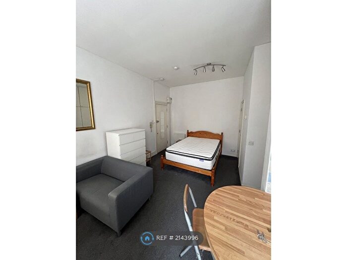 Studio To Rent In Madeley Road, London, W5