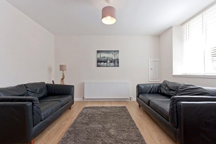 2 Bedroom Flat To Rent In Park Street, City Centre, Aberdeen, AB24