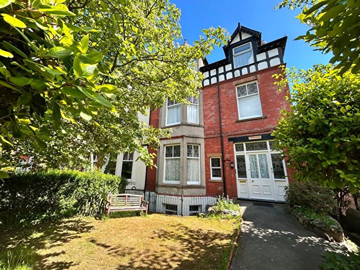 2 Bedroom Flat For Sale In Abbey Road, Llandudno, LL30