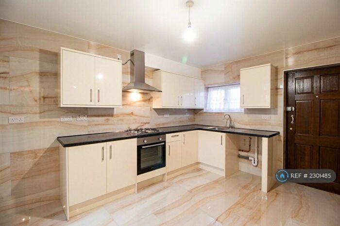 2 Bedroom Flat To Rent In High Street North, London, E12